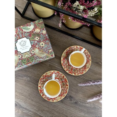 Set 2 Cescute cu Farfurie Colectia "William Morris - Strawberry Thief Red"